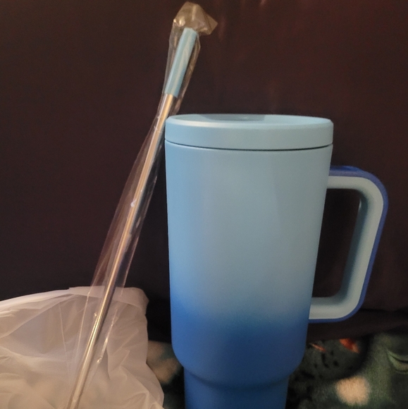 40oz NIB Meoky Blue Gradient Tumbler - Picture 4 of 4